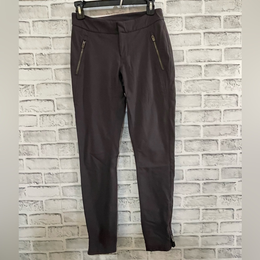 Athleta Wander utility dark gray pull on athletic pants ankle & pocket zippers 0